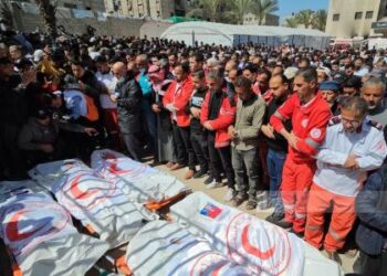 صادم: تحقيق دولي يكشف تفاصيل جريمة إعدام ميداني متعمّد لـ15 مسعفًا في رفح