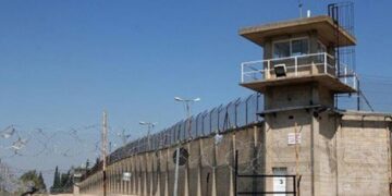 الاحتلال يؤجل محاكمة أسير ويفرج عن 3 آخرين من الضفة