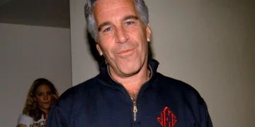 “موسكو لديها فتيات وهن أفضل صادراتها”: الكشف عن علاقات جيفري إبستين بروسيا