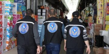 الداخلية في غزة توجه تحذيراً للباعة