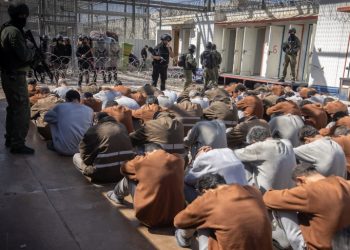 9300 معتقل في سجون الاحتلال بينهم 56 معتقلة و350 طفلا