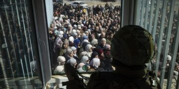 مجلة: “إسرائيل” تحذر من تفجر الأوضاع برمضان بينما تُشعل الفتيل