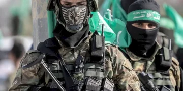 خطة أمريكية قيد الإعداد: تسليم السلاح الثقيل لحماس والإبقاء المؤقت على الأسلحة الخفيفة