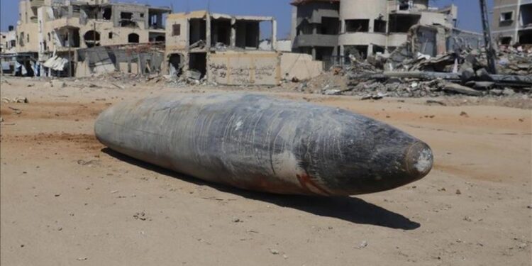 مركز غزة : 71 ألف طن من مخلفات الحرب بغزة لم تنفجر وتهدد حياة السكان 96 ذخائر غير منفجرة