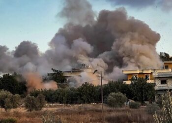 جيش الاحتلال ينذر بإخلاء قرى جنوب لبنان وغارات تستهدف عدة بلدات