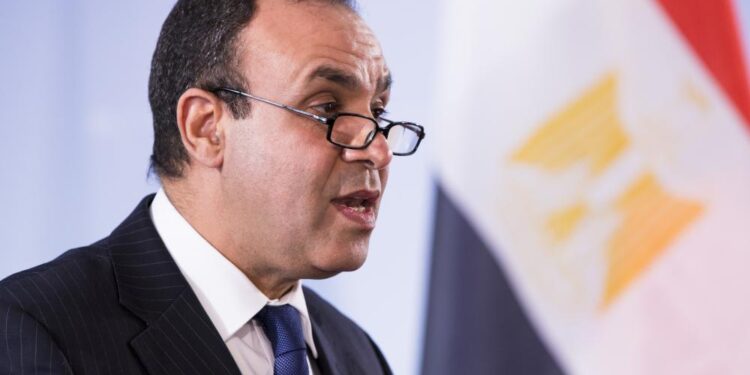 وزير خارجية مصر يطالب بتنفيذ خطة ترامب للسلام 97 HqNIO