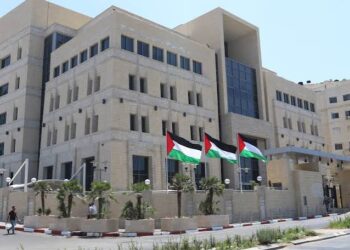 سلطة النقد تحذر من انهيار الاقتصاد والخدمات الأساسية بعد قطع العلاقات مع البنوك الاسرائيلية