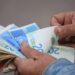 أزمة مالية مستمرة.. ترقب لقرار الحكومة بشأن رواتب الموظفين الثلاثاء القادم 99 أزمة مالية مستمرة.. ترقب لقرار الحكومة بشأن رواتب الموظفين الثلاثاء القادم