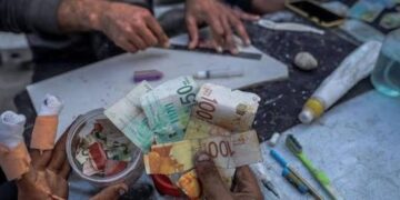 "المجتمع المدني" يحذر من خطورة رفض التعامل النقدي "الكاش" ويدعو لتدخل حكومي عاجل 2 “المجتمع المدني” يحذر من خطورة رفض التعامل النقدي “الكاش” ويدعو لتدخل حكومي عاجل