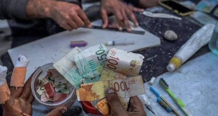 “المجتمع المدني” يحذر من خطورة رفض التعامل النقدي “الكاش” ويدعو لتدخل حكومي عاجل